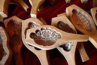 《THE GOOD LIFE：欠债女王与世界第一幸福的小镇》中文支持首次八折优惠